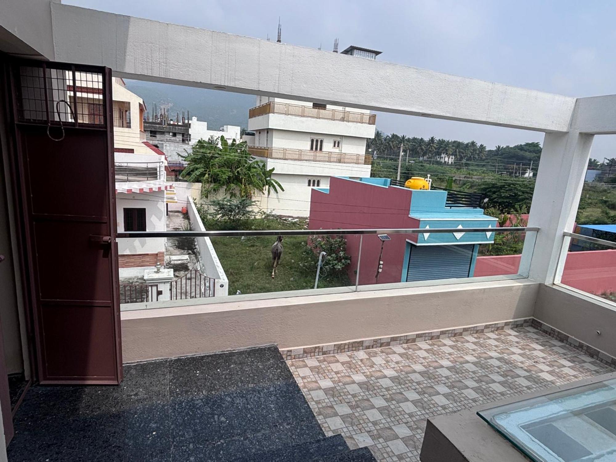 Jo'S Homestay Tiruvannāmalai Exterior foto